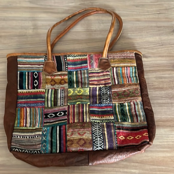 Vintage Addiction | handmade embroidered tote - Picture 1 of 5